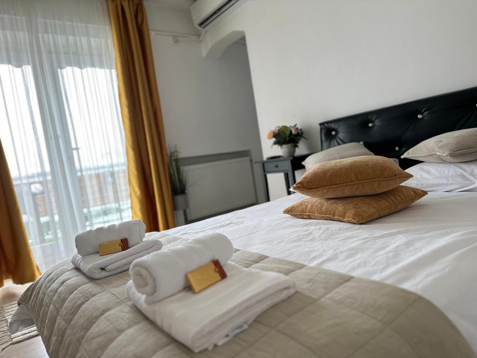 Downtown Studio By Darius Residence Bucarest Esterno foto