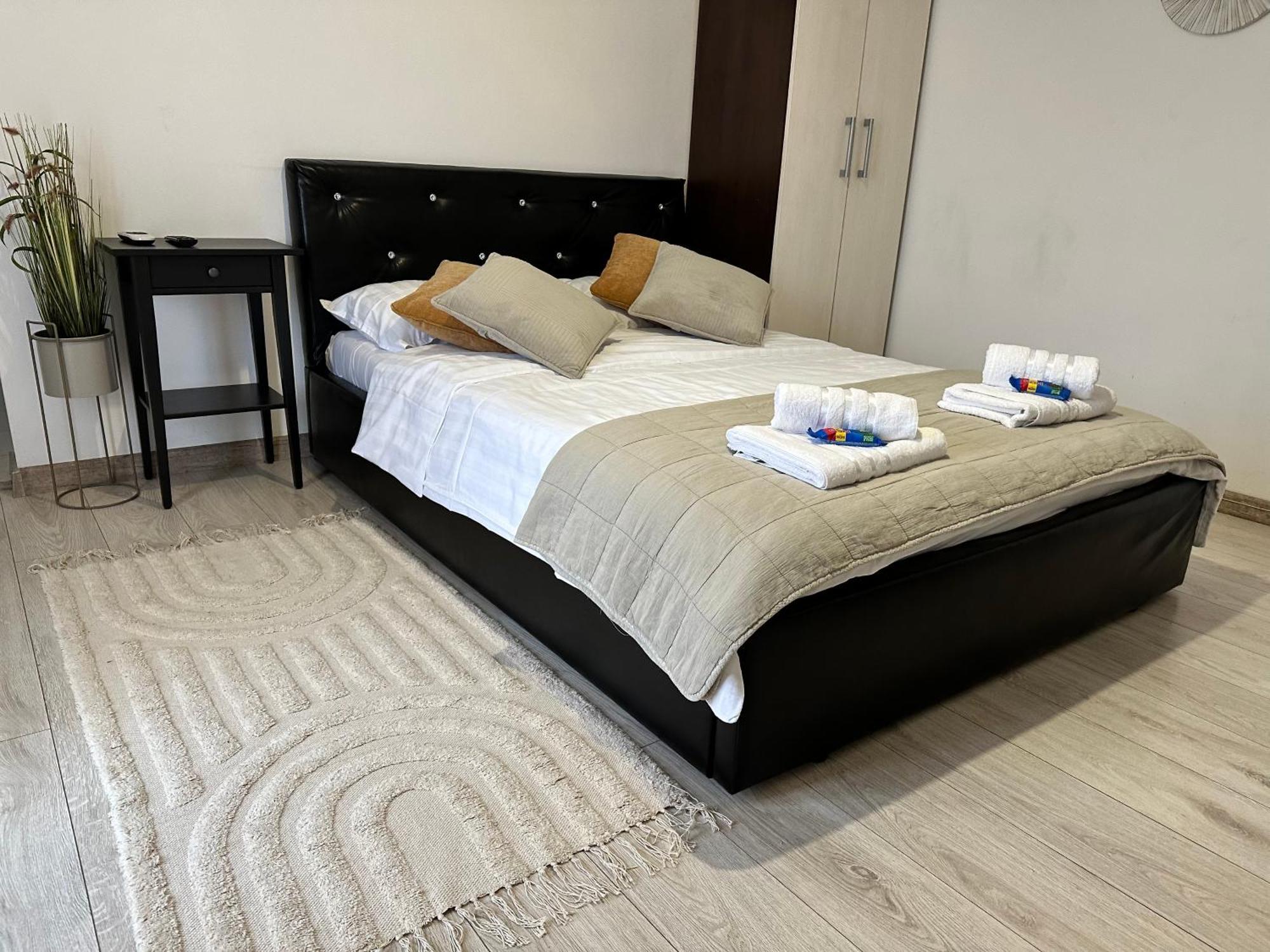 Downtown Studio By Darius Residence Bucarest Esterno foto