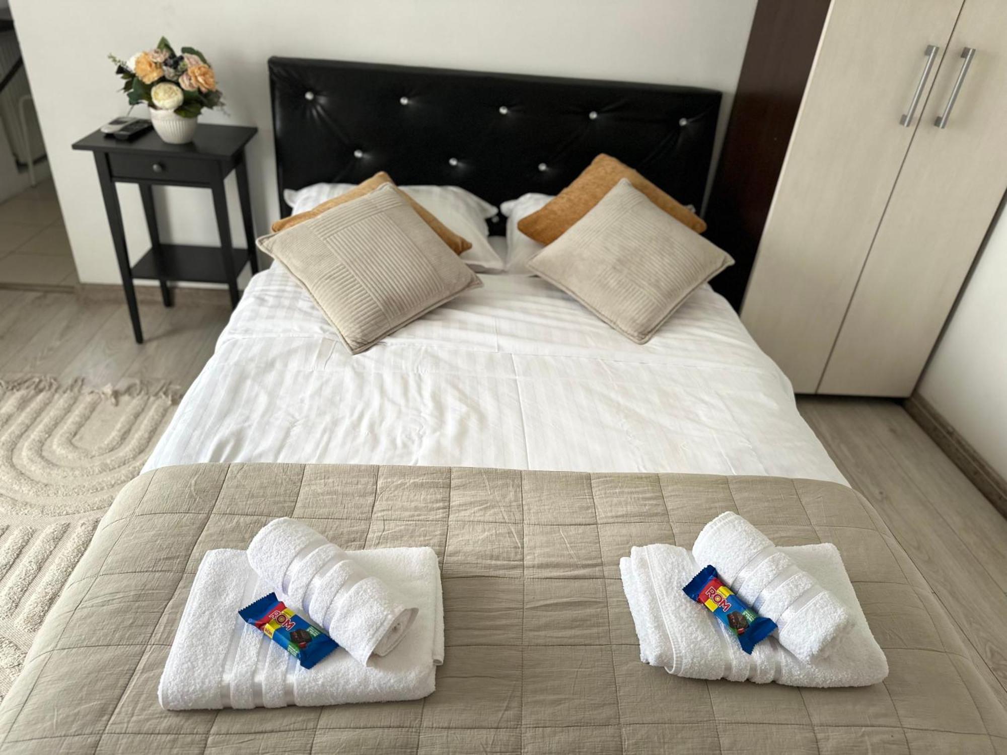 Downtown Studio By Darius Residence Bucarest Esterno foto